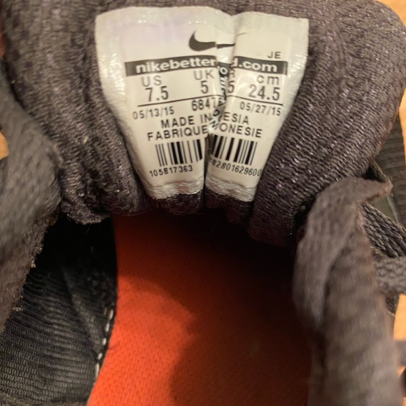 Nike athletic shoes hood condition comfy size 7.5 - Picture 11 of 11